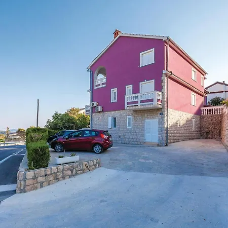 3 Bedroom Beautiful In * Mundanije