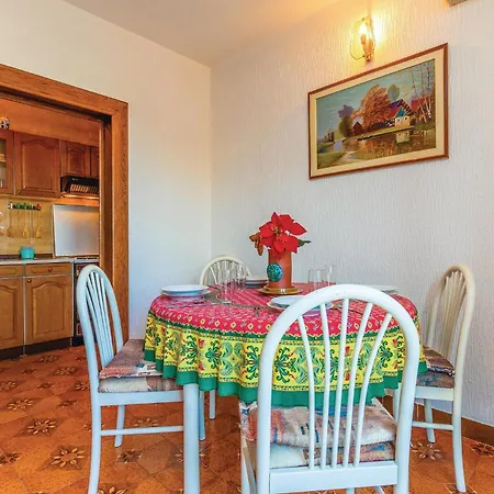 Gorgeous In With Kitchenette Apartament