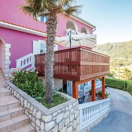Apartament 3 Bedroom Beautiful In Mundanije