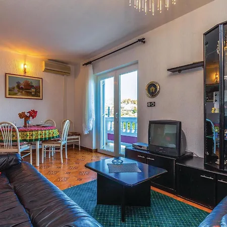 3 Bedroom Beautiful In Mundanije