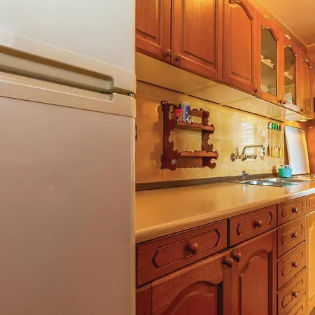 Apartament 3 Bedroom Beautiful In *